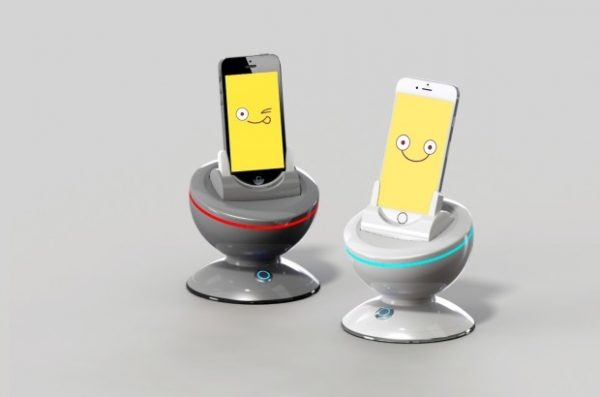 「奇酷」買個(gè)手機(jī)充電座，回家才發(fā)現(xiàn)是個(gè)機(jī)器人